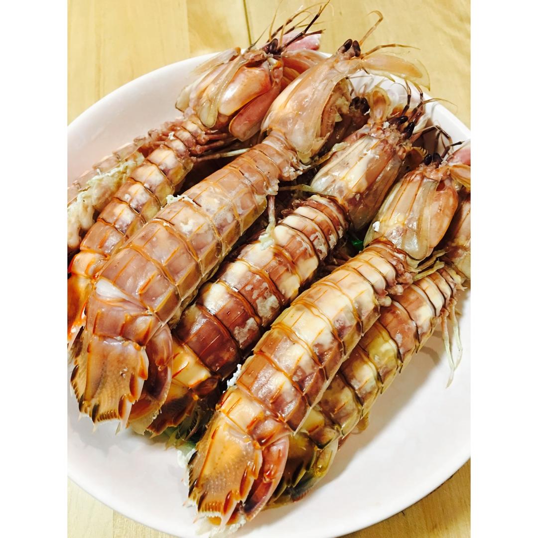 小丸子辰辰做的白灼濑尿虾