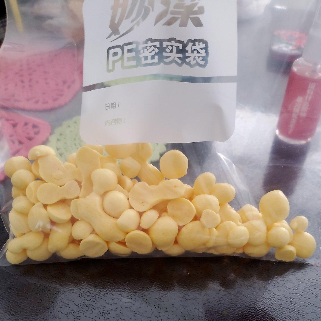 入口即化的无添加蛋黄溶豆