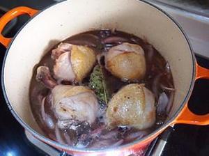 锅烤红酒草菇鸡腿的做法 步骤12