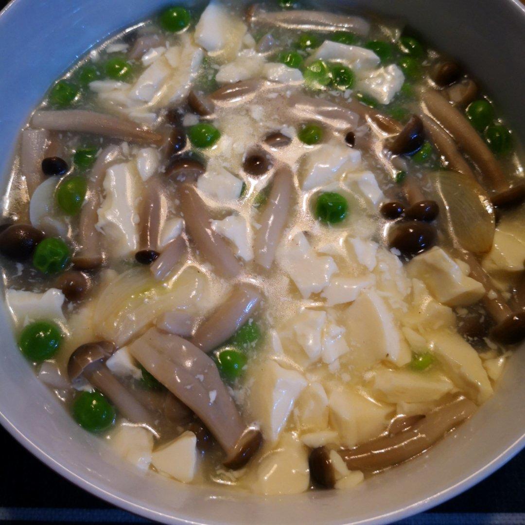 蟹味菇豆腐羹