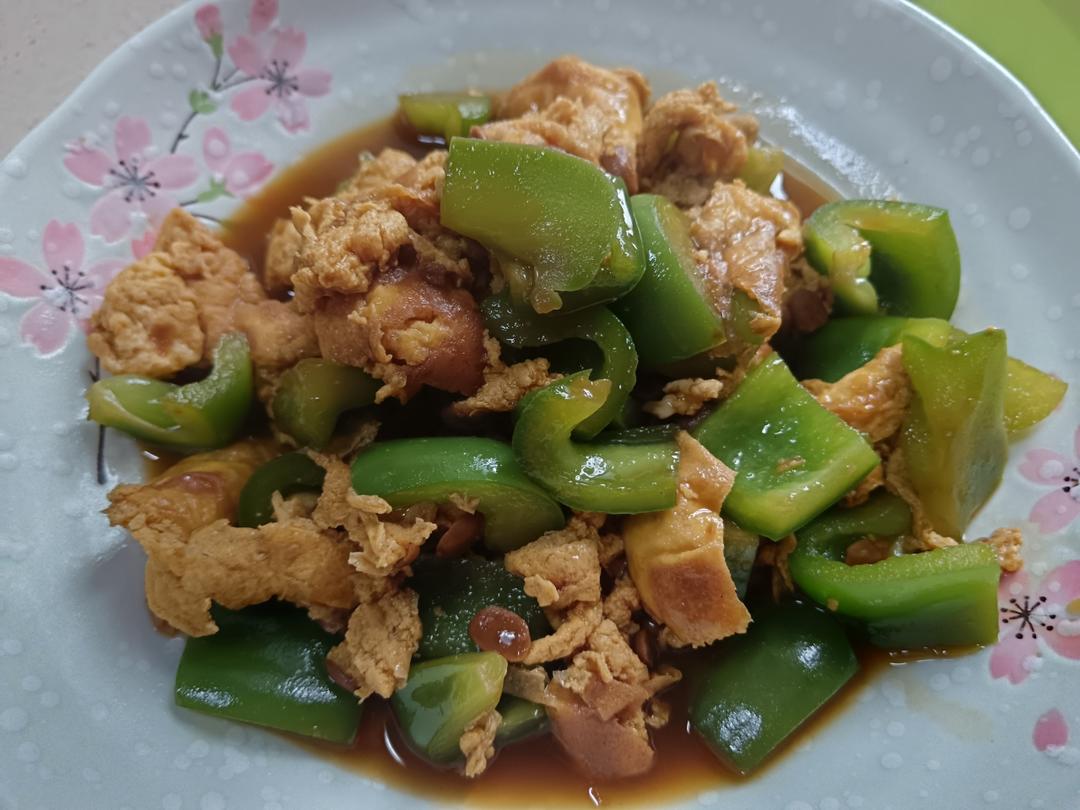 超级下饭的青椒炒鸡蛋