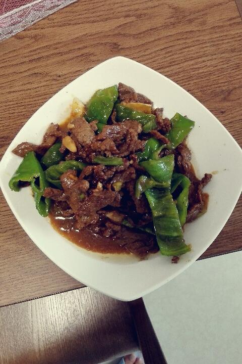 孜然牛肉炒青椒