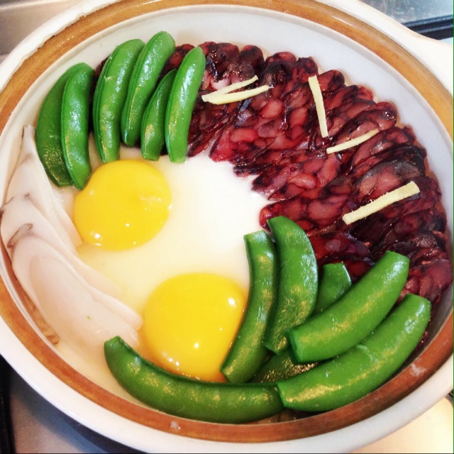 广式腊味煲仔饭