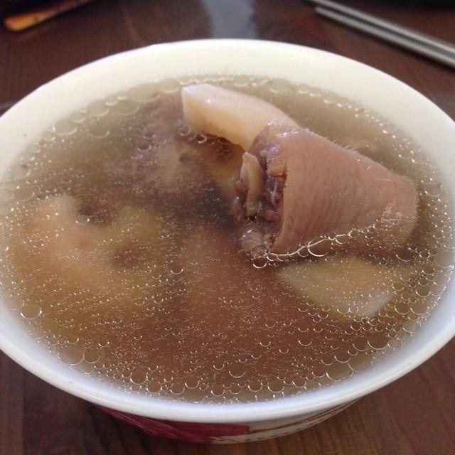 莲藕猪尾骨汤