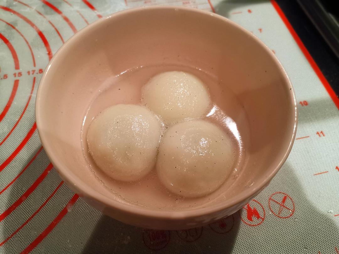 花生黑芝麻汤圆