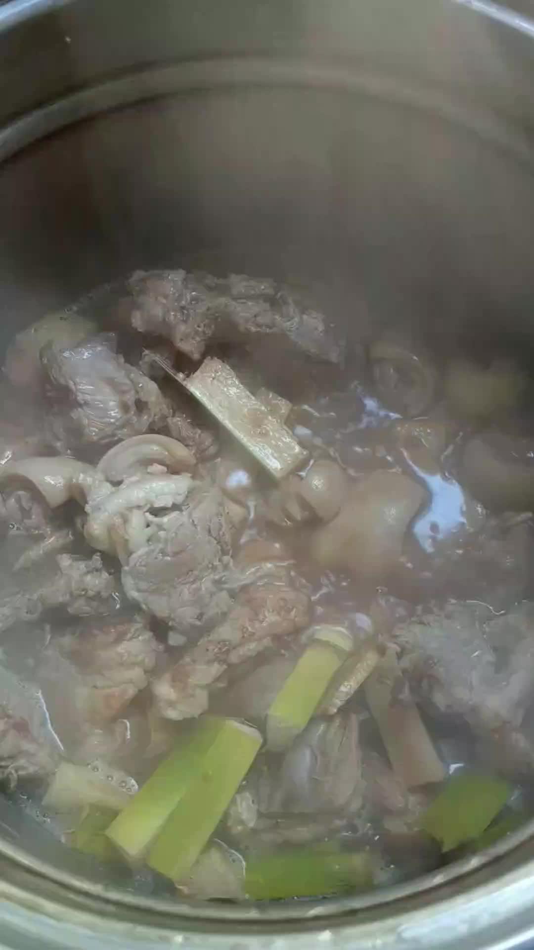 广式焖羊肉，羊肉煲