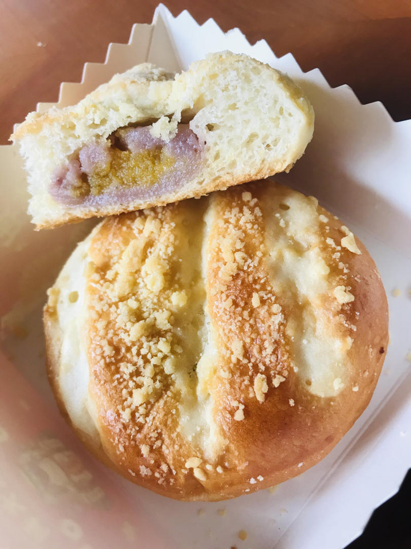 芋泥咸蛋黄软欧包