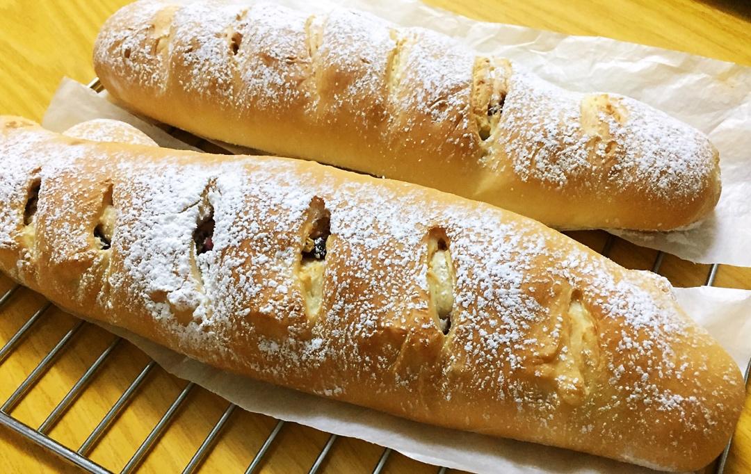 内心柔软的蔓越莓芝士软欧包