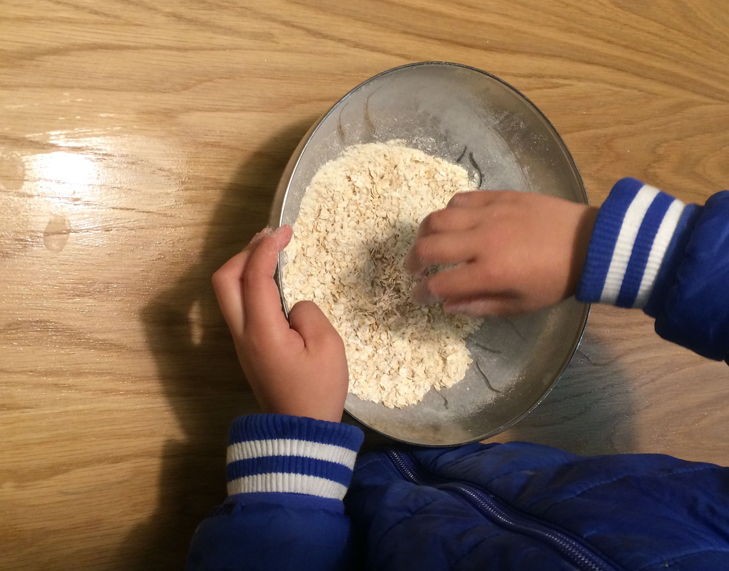 4岁娃神制作--零热量燕麦饼的做法 步骤3