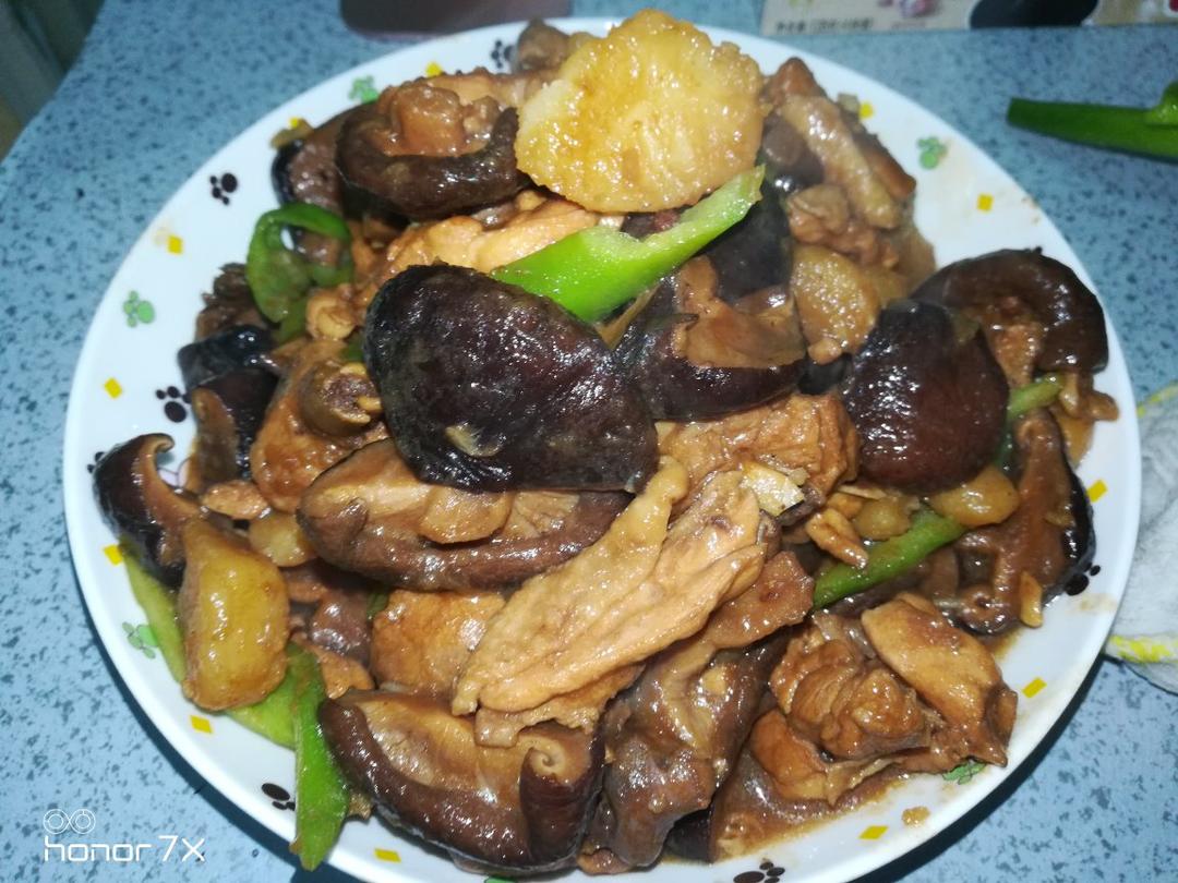 小鸡炖蘑菇
