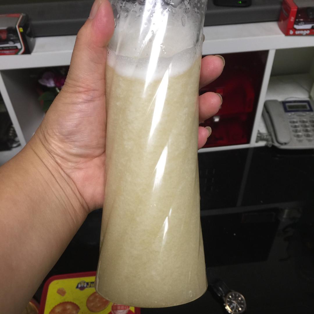 鲜榨梨汁