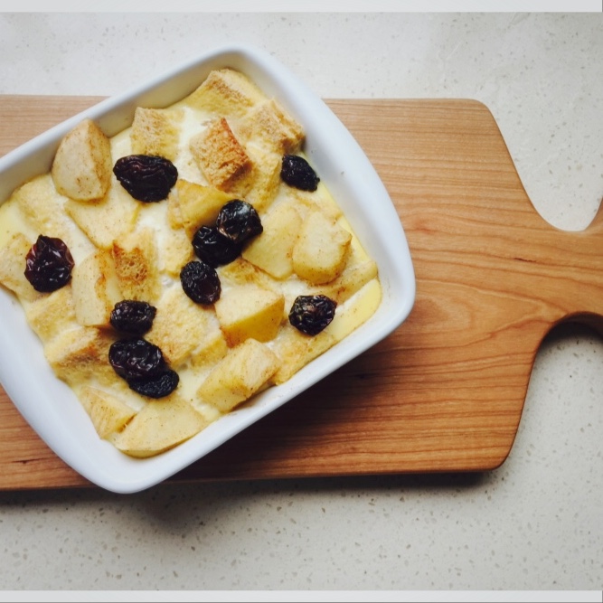 肉桂苹果面包布丁