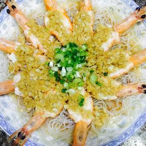粉丝蒜蓉蒸虾——附开虾背方法的做法 步骤11