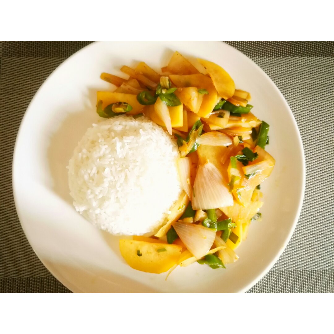 边吃边流泪的「孜然土豆片」