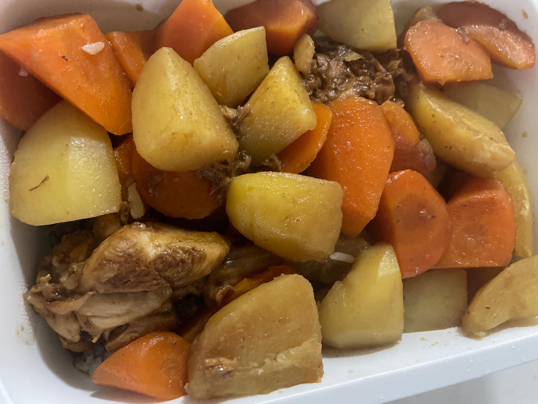 鸡腿炖土豆超级快手菜