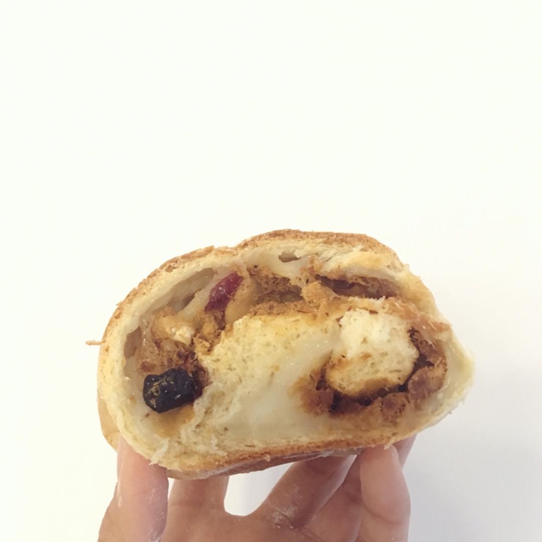 红豆/肉松麻薯软欧面包+石榴茶【曼食慢语】