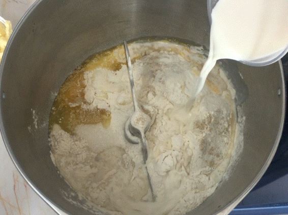 纯奶手撕吐司的做法 步骤1