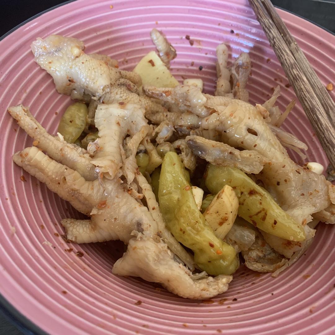 完全不腥的酸辣泡椒无骨鸡爪（附最新去骨方法）