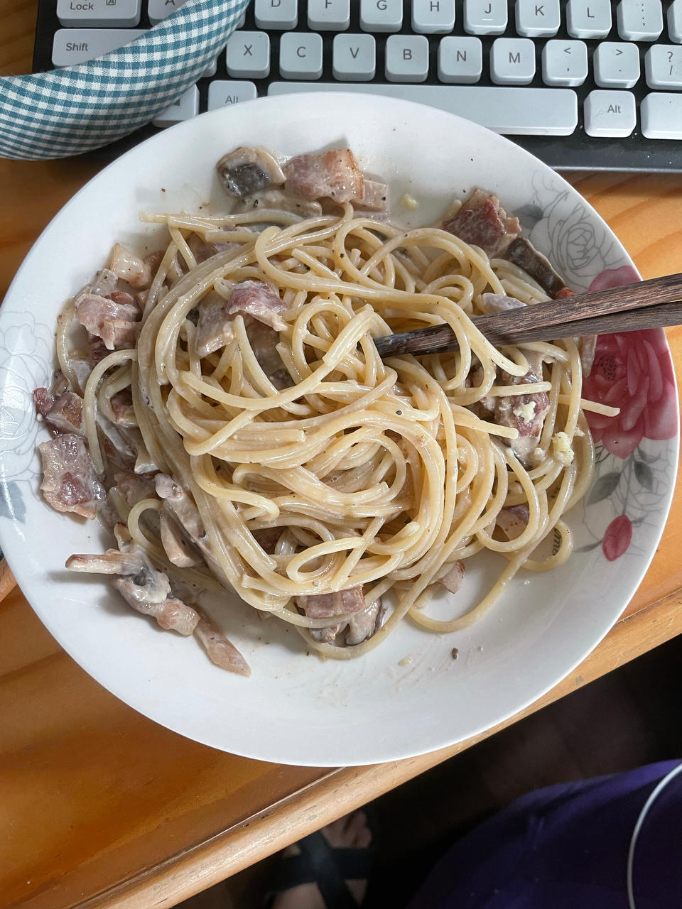 奶油蘑菇培根意大利面