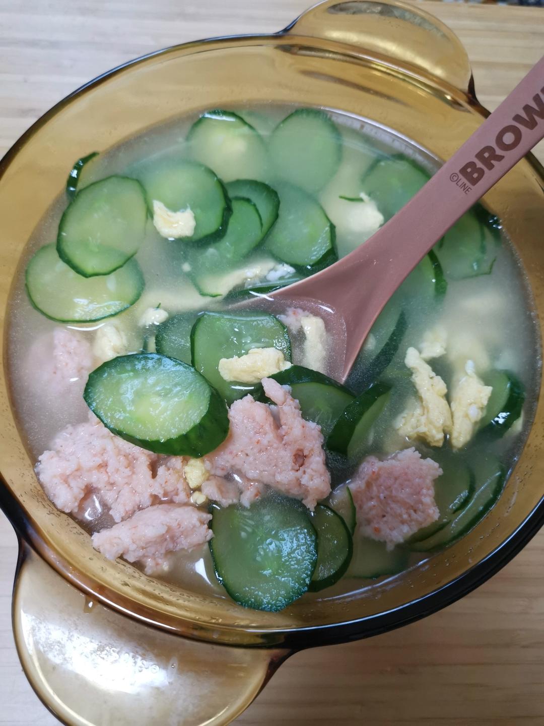 低卡饱腹、鲜美又爽口的黄瓜虾滑汤，减脂必备