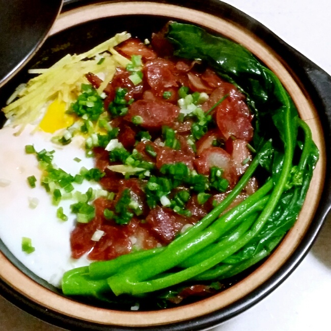 香肠煲仔饭