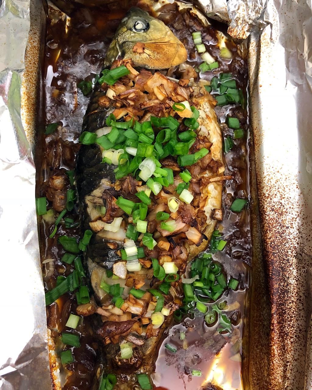 烤箱版锡纸河鲫鱼