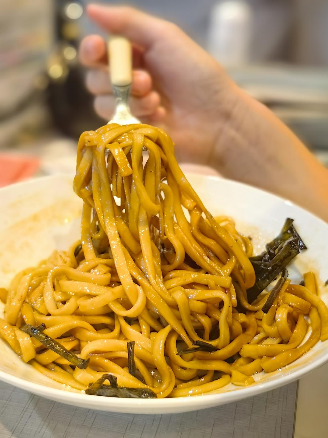 10分钟搞定的一碗葱油拌面