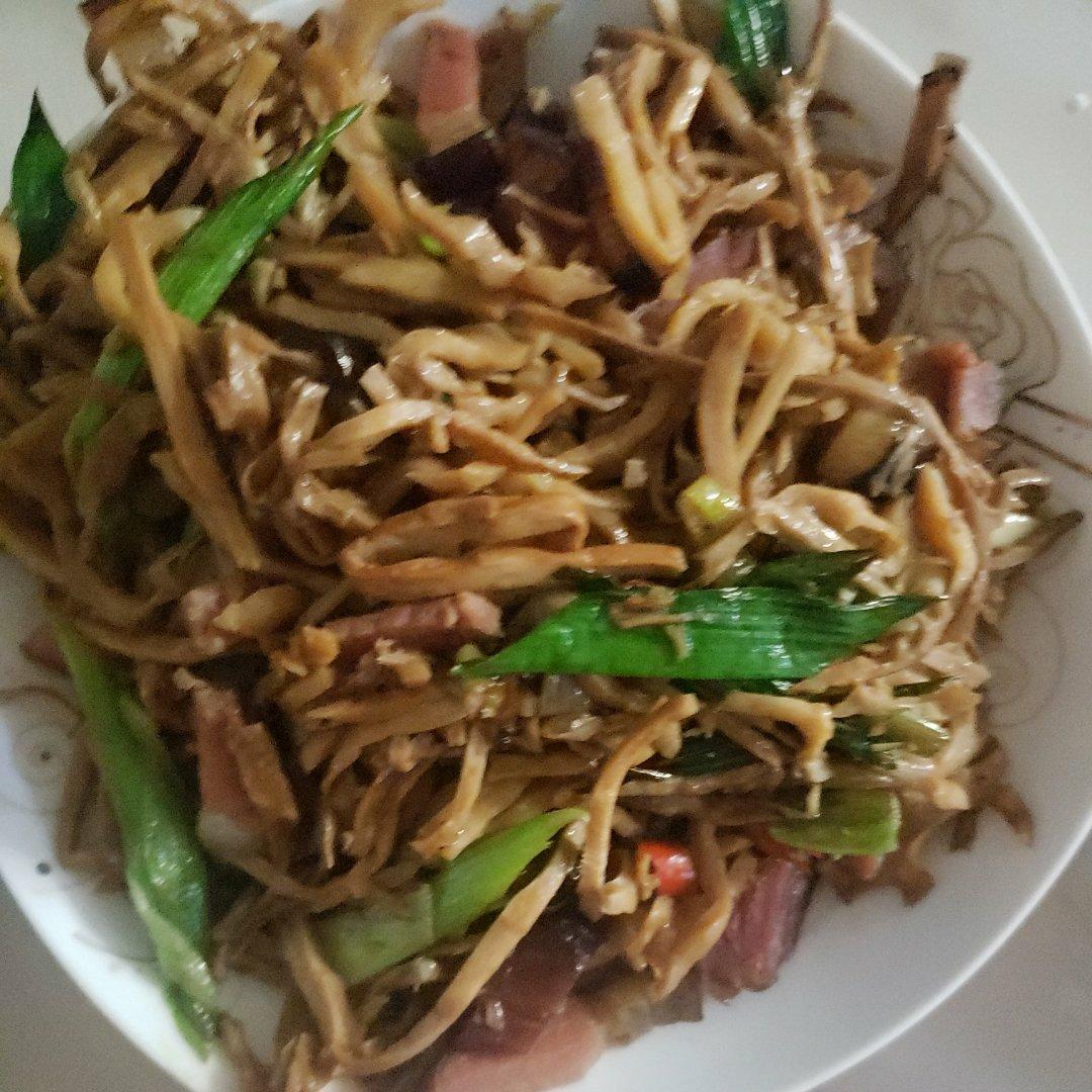 烟笋炒腊肉