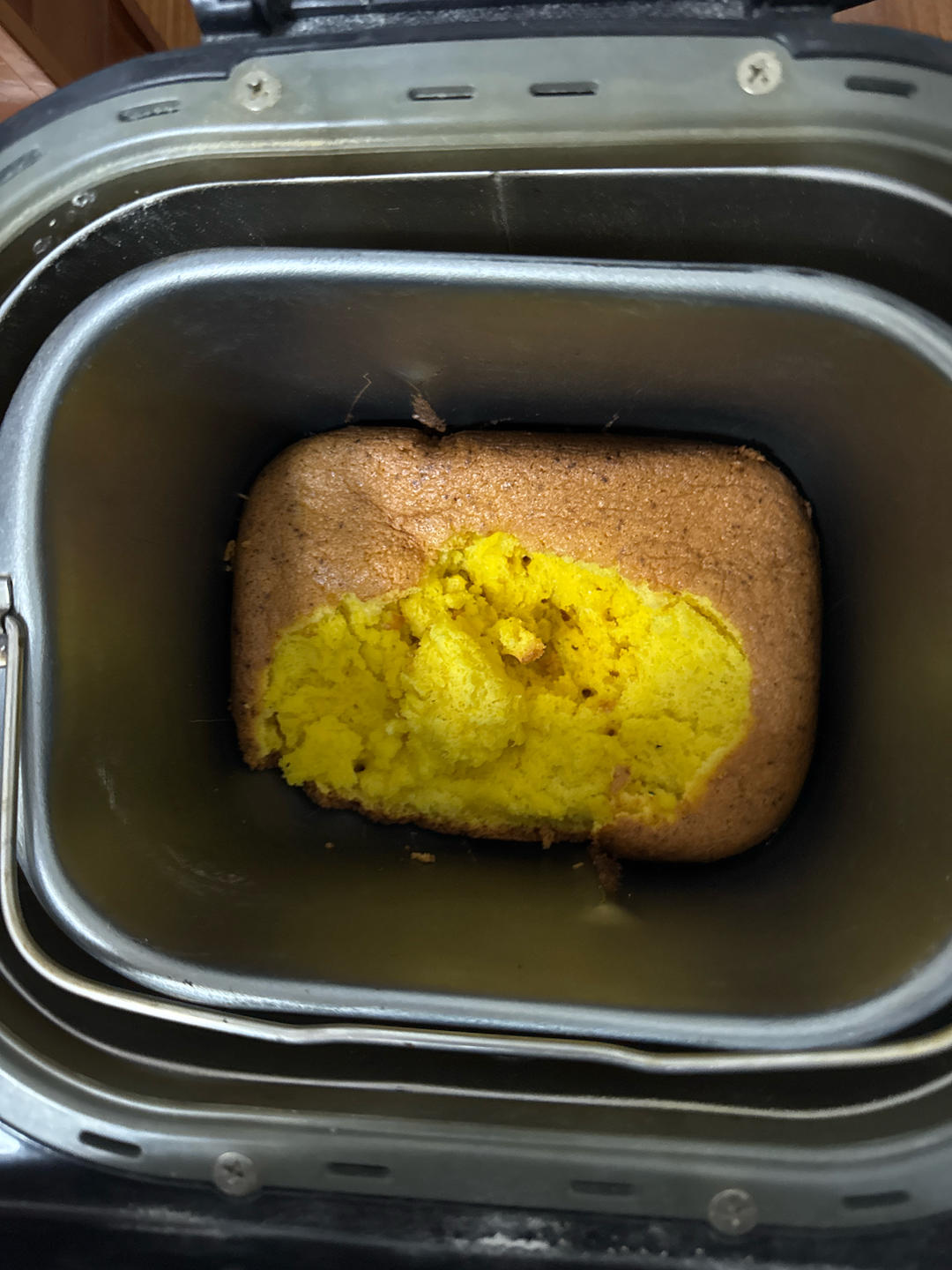 用面包机同样做出丝稠般柔软的戚风蛋糕