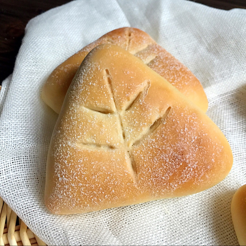 凤舞920做的叶形香芋面包