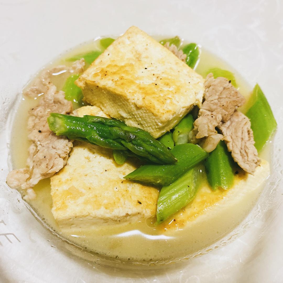 瘦肉芦笋豆腐煲的做法