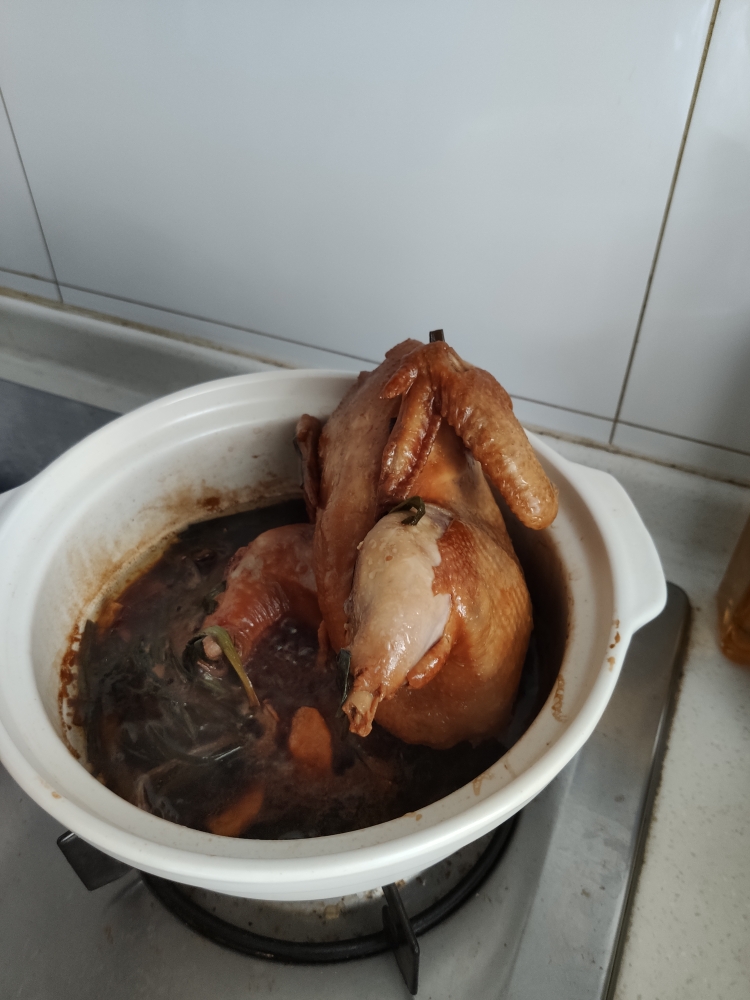 砂锅焖鸡之整鸡