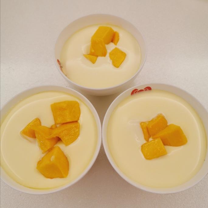 超级水嫩嫩的芒果牛奶炖蛋