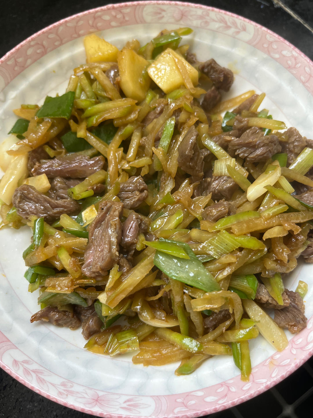 萝卜丝炒牛肉，萝卜小炒最好吃的做法了