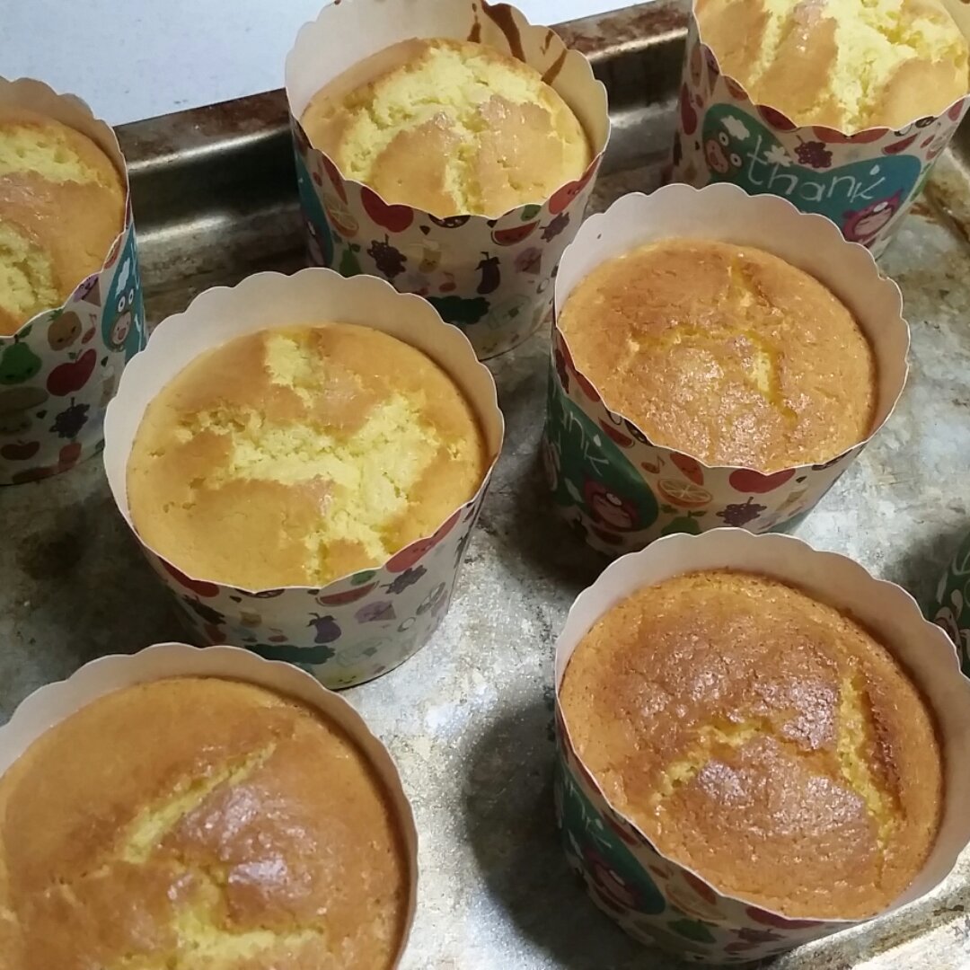 不会回缩的纸杯蛋糕