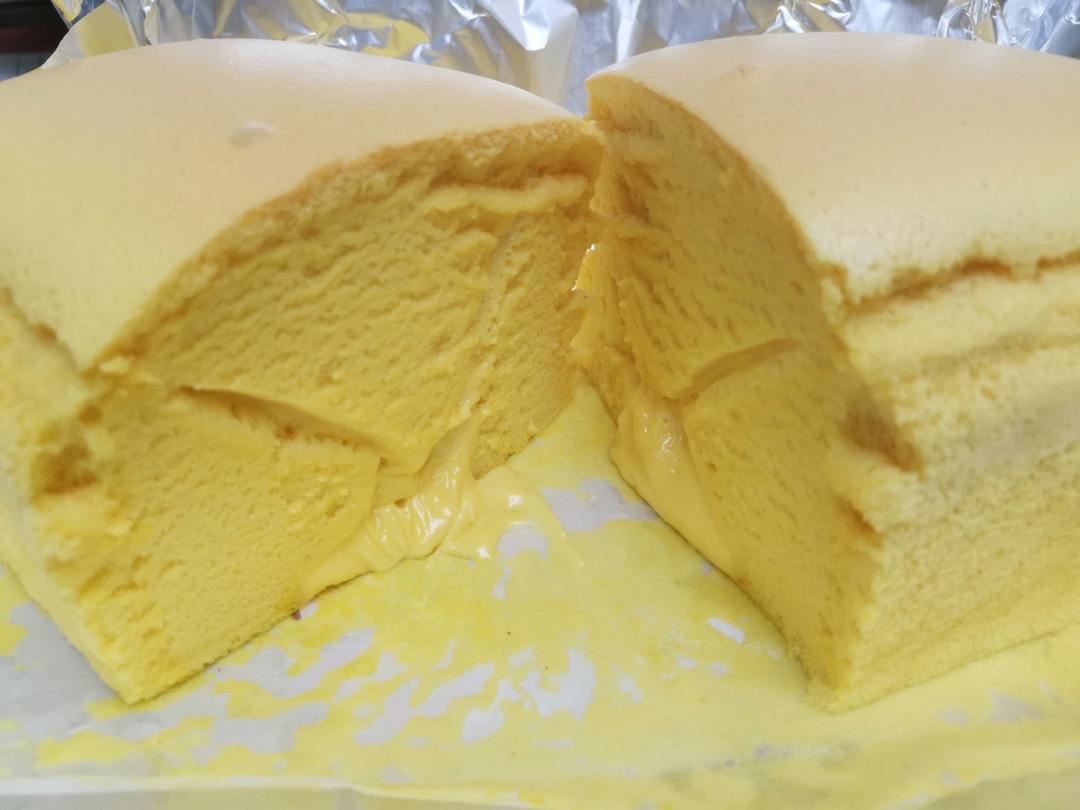堪比柯基屁股
爆浆芝士🧀古早蛋糕