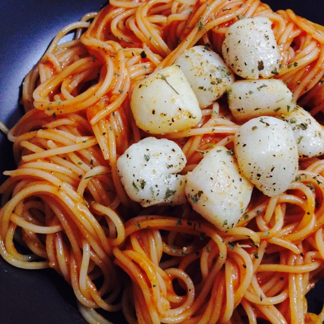 茄汁意面配嫩煎带子