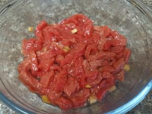超级下饭的酸菜炒牛肉的做法 步骤1