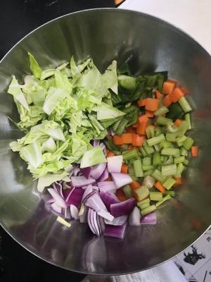 无油版番茄蔬菜汤的做法 步骤2