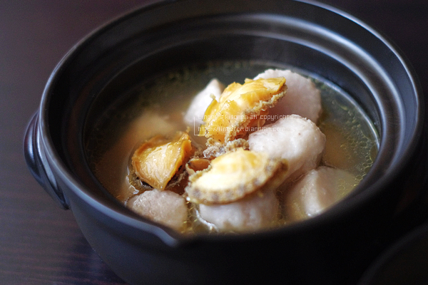 鸡汁鲍仔芋艿煲