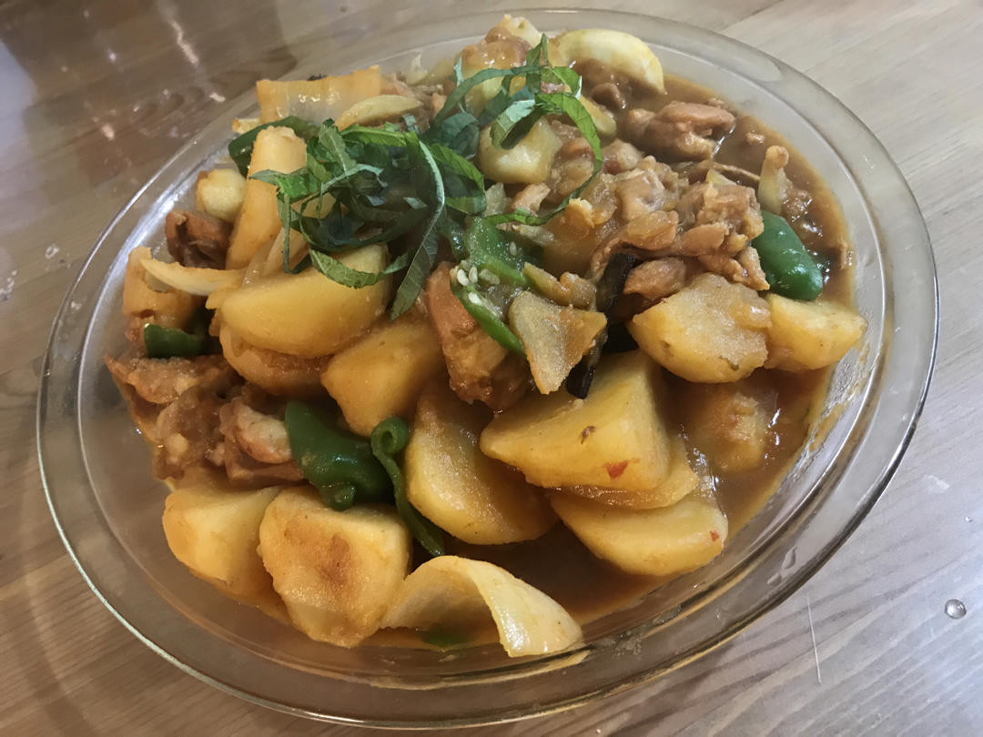 家常大盘鸡加手擀宽面