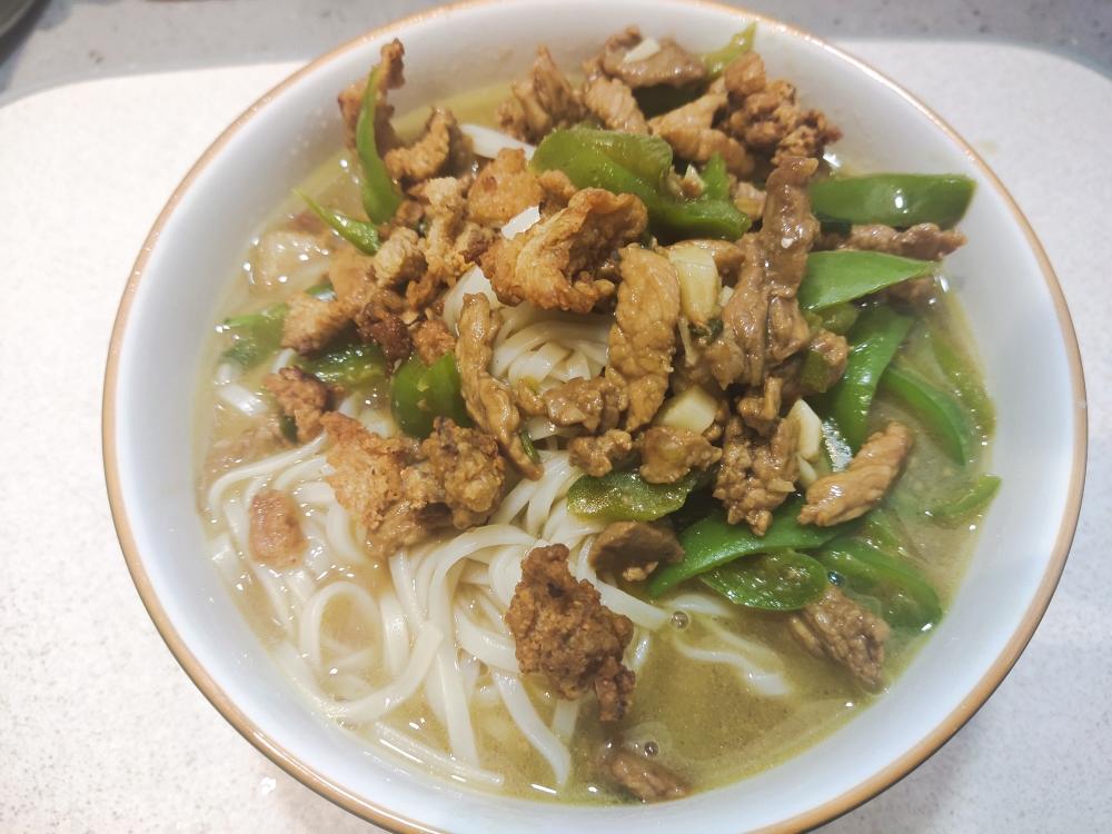冬季暖胃汤面-青椒肉丝面的做法