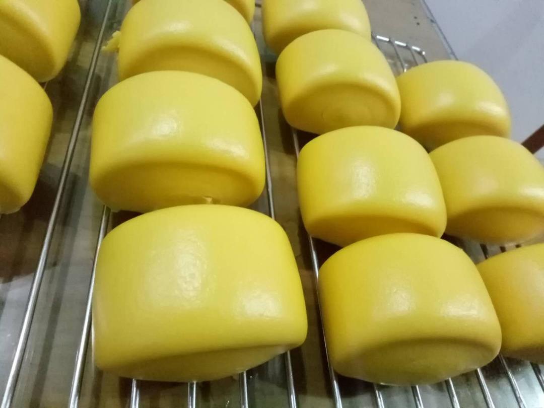 新手也可以--详解如何做出人见人爱、金黄的南瓜馒头