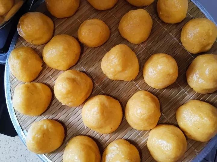 蒸一笼香糯小窝头