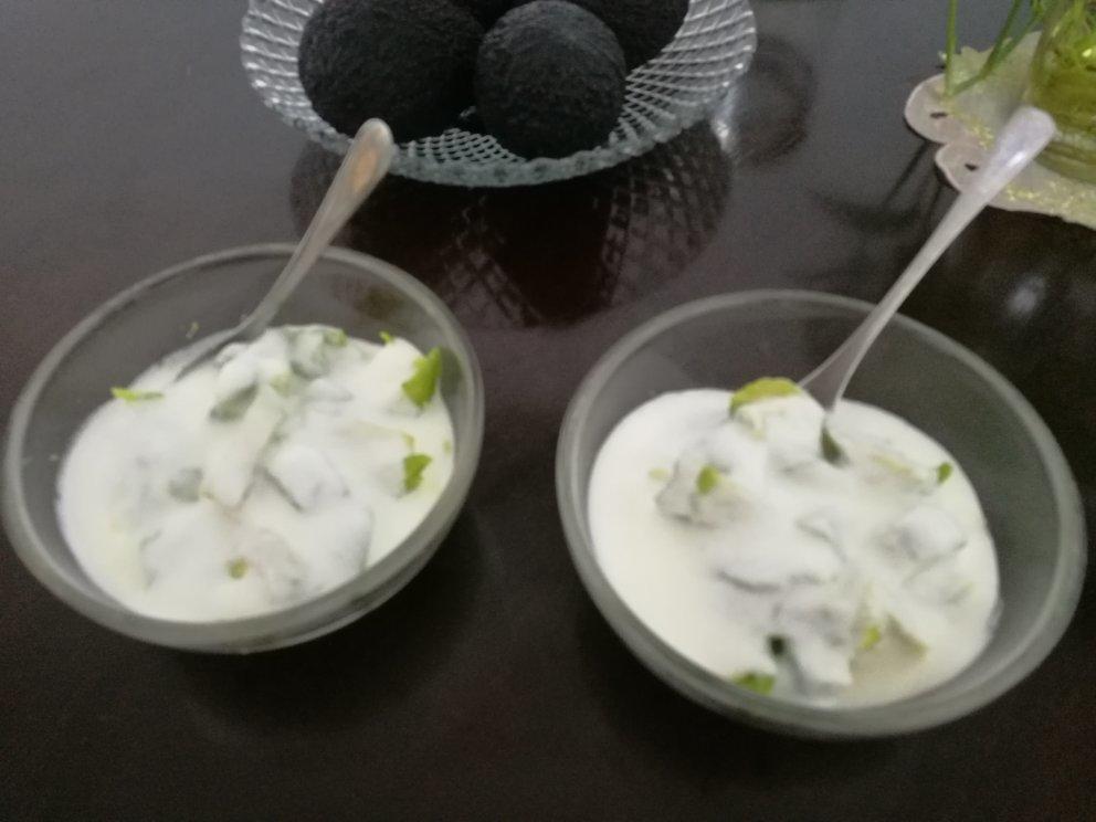牛油果酸奶