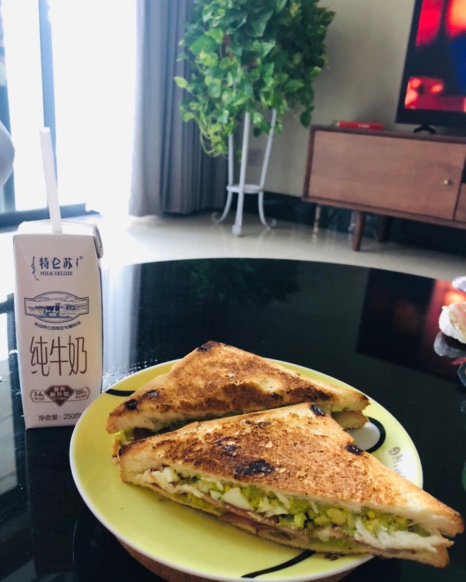 牛油果早餐三明治 Avocado Breakfast Toasted Sandwich