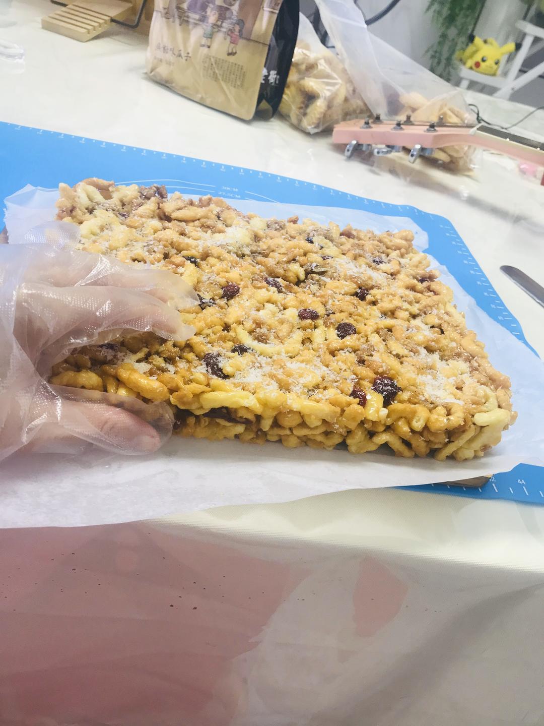 蔓越莓萨其马的做法