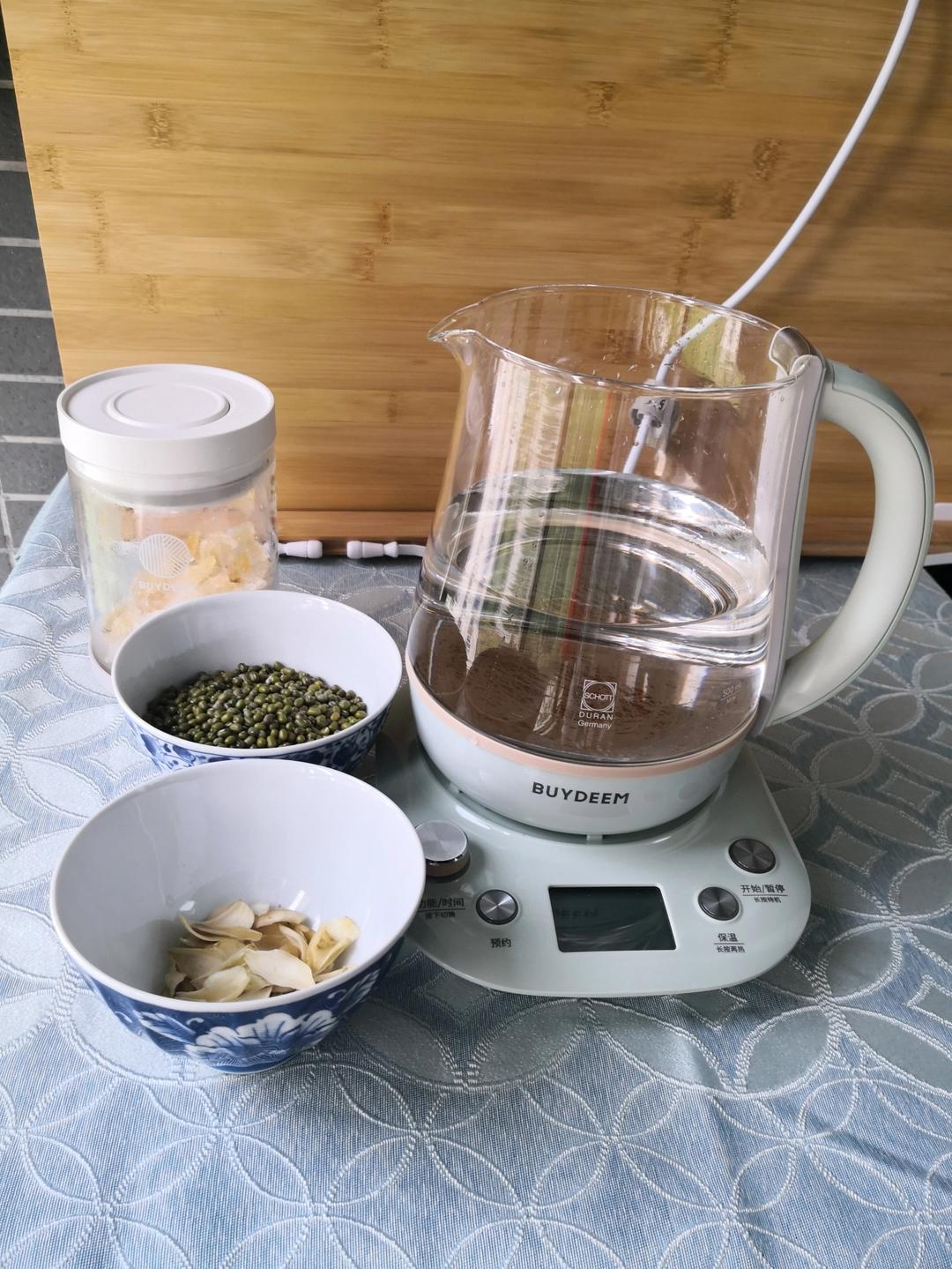 枇杷雪梨糖水【5月北鼎养生壶食谱】