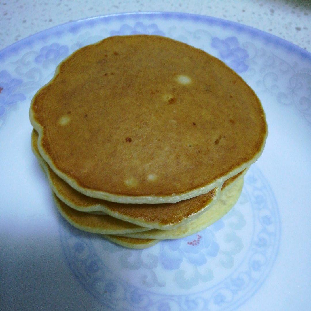 【减脂早餐】无油香蕉松饼（超简单）