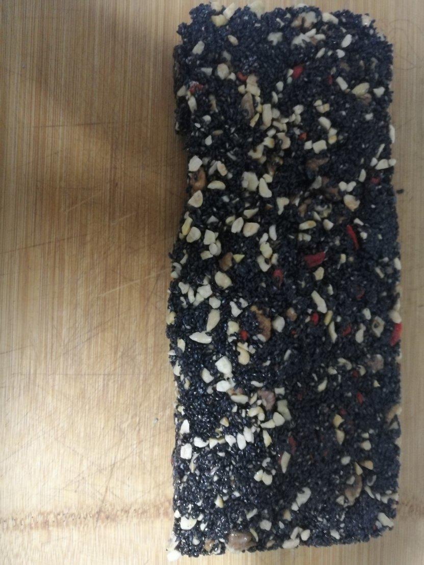 枸杞核桃花生黑芝麻片
